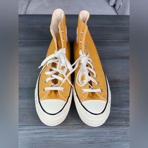 New no tags Yellow “sunflower” Chuck 70 Converse
Mens 9.5 Women’s 11.5 B1